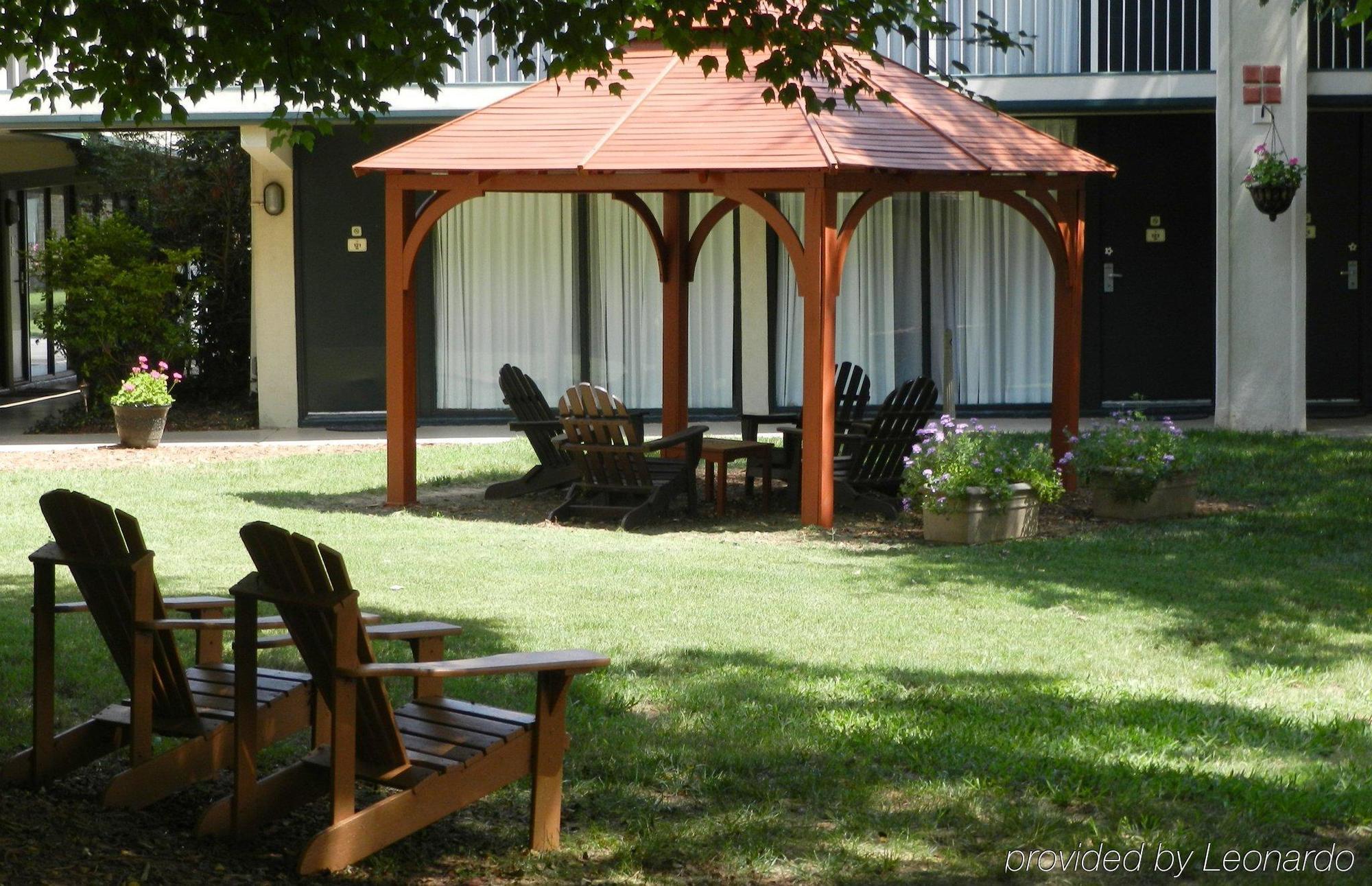 Chapel Hill University Inn Экстерьер фото